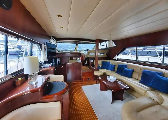Yacht Exceptionnel - Vieux Port De Cannes - 3 Chbr / 2 Sdb