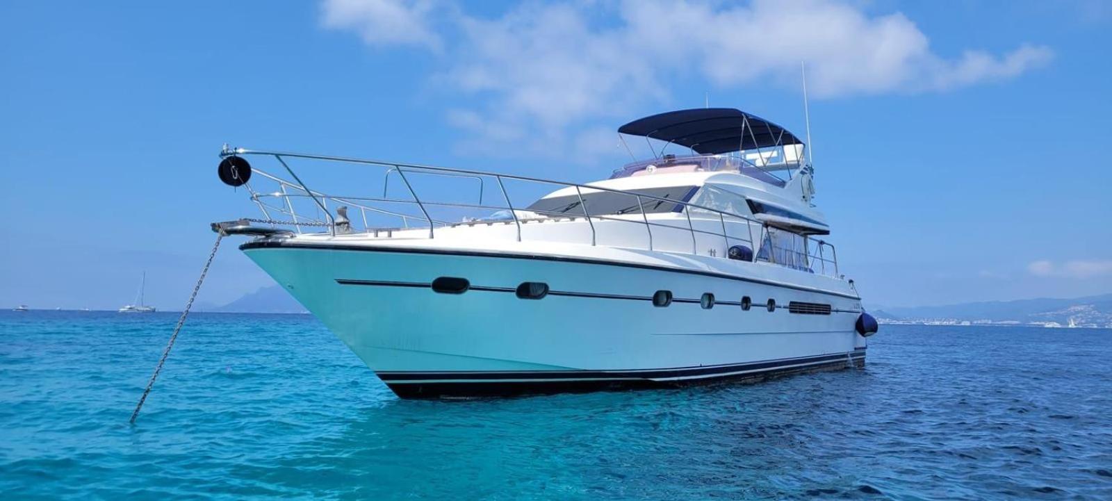 Bateau-hôtel Yacht Exceptionnel - Vieux Port De - 3 Chbr / 2 Sdb